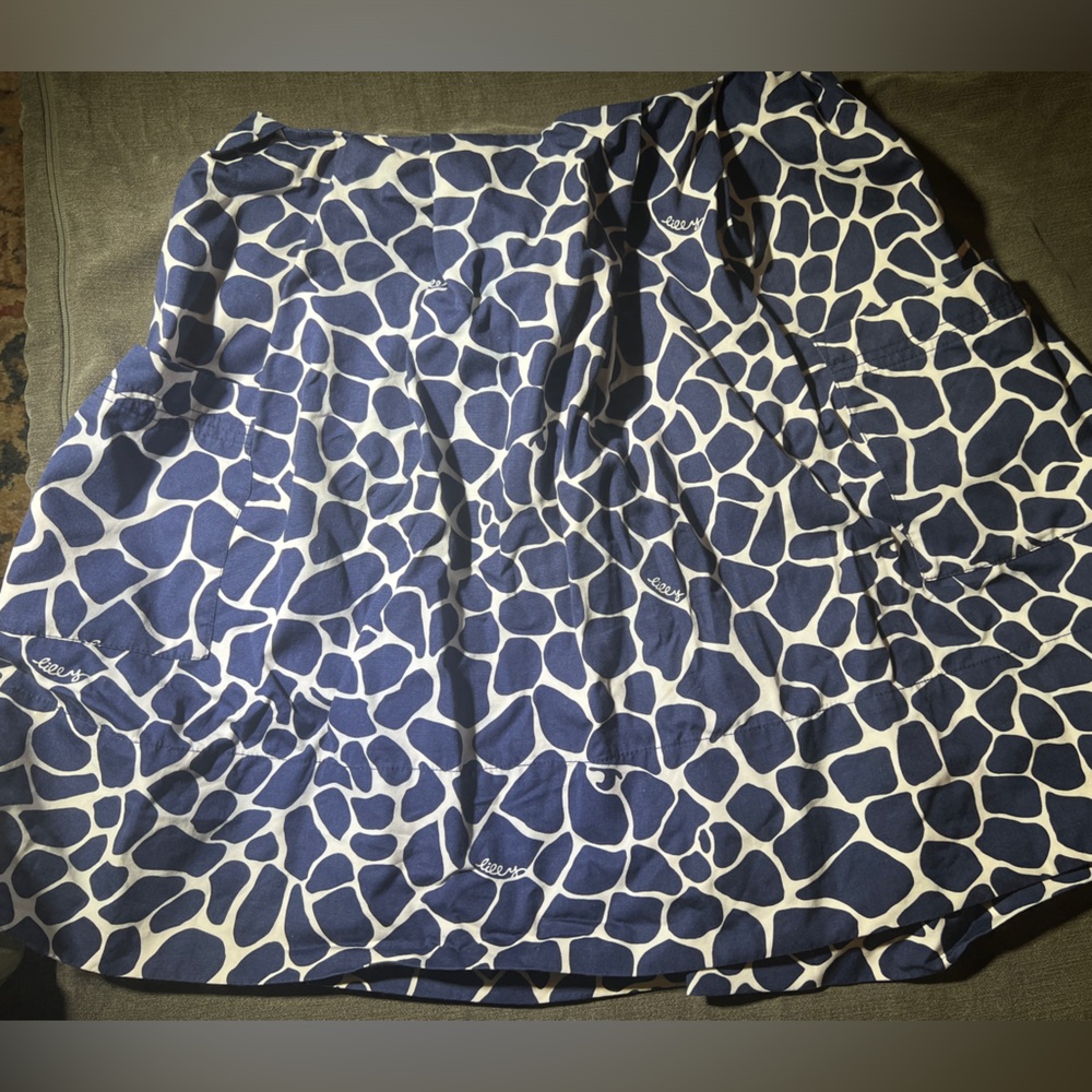 Lilly Pulitzer Navy and White Giraffe Print Skirt